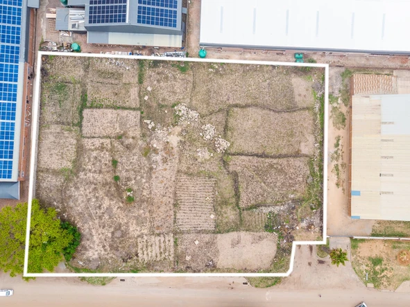 Commercial & Industrial Land