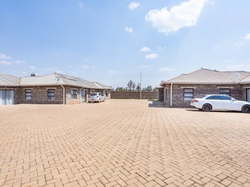 36 Bedroom Garden Flat