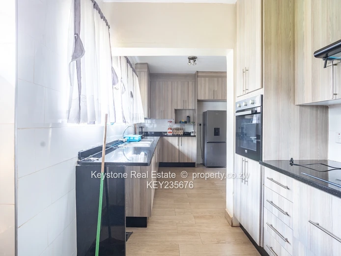 4 Bedroom House For Sale in Marlborough (Sole Mandate)