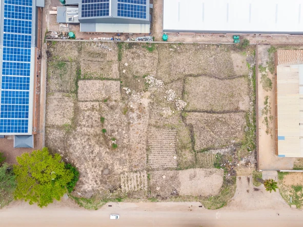 Commercial & Industrial Land