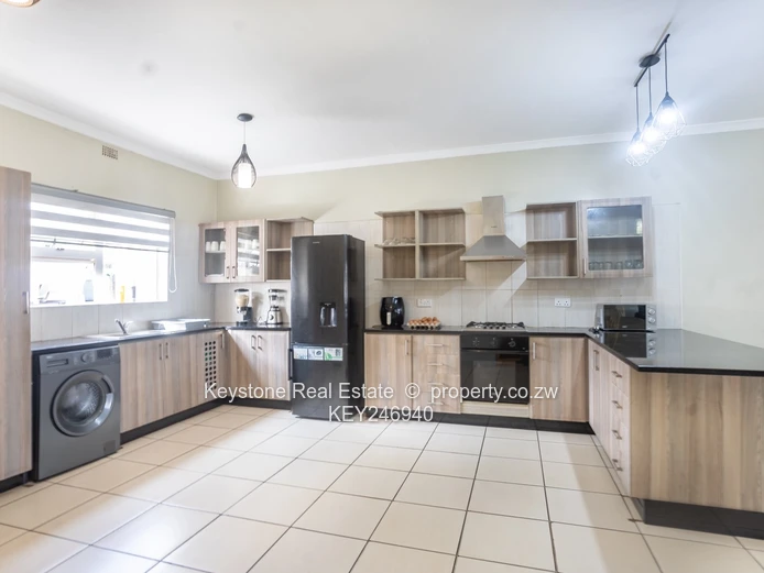 4 Bed Townhouse For Sale