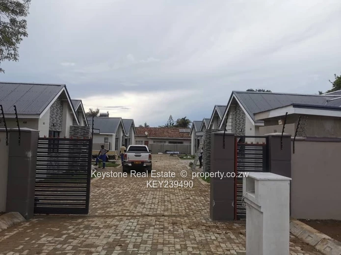 3 Bed 2 Bath Cluster For Sale