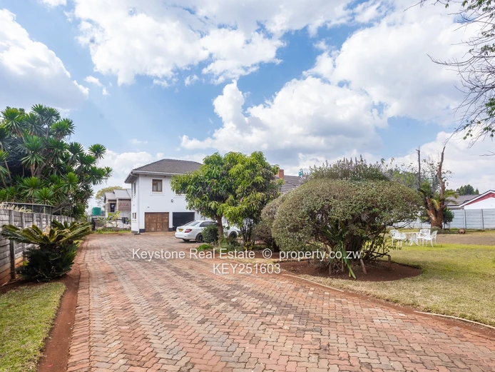 5 Bed Split Level Family Home for Sale (Sole Mandate)